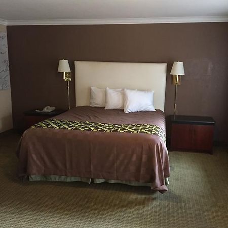 American Inn สต็อกตัน ภายนอก รูปภาพ