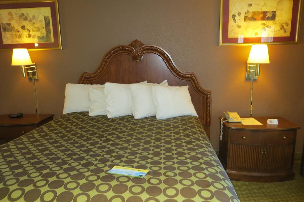 American Inn สต็อกตัน ภายนอก รูปภาพ