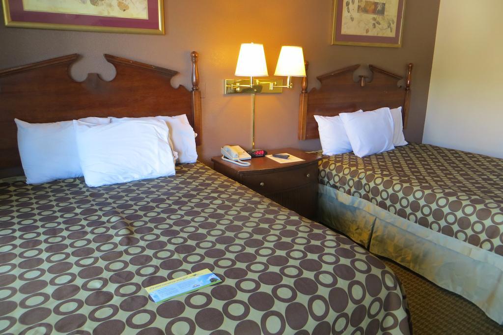 American Inn สต็อกตัน ภายนอก รูปภาพ