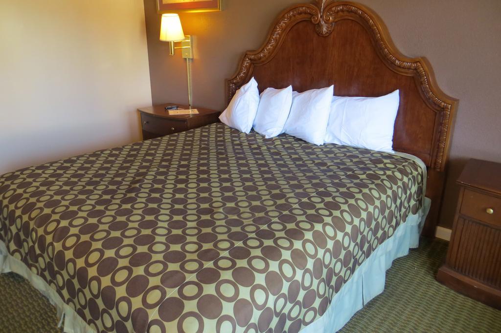American Inn สต็อกตัน ภายนอก รูปภาพ